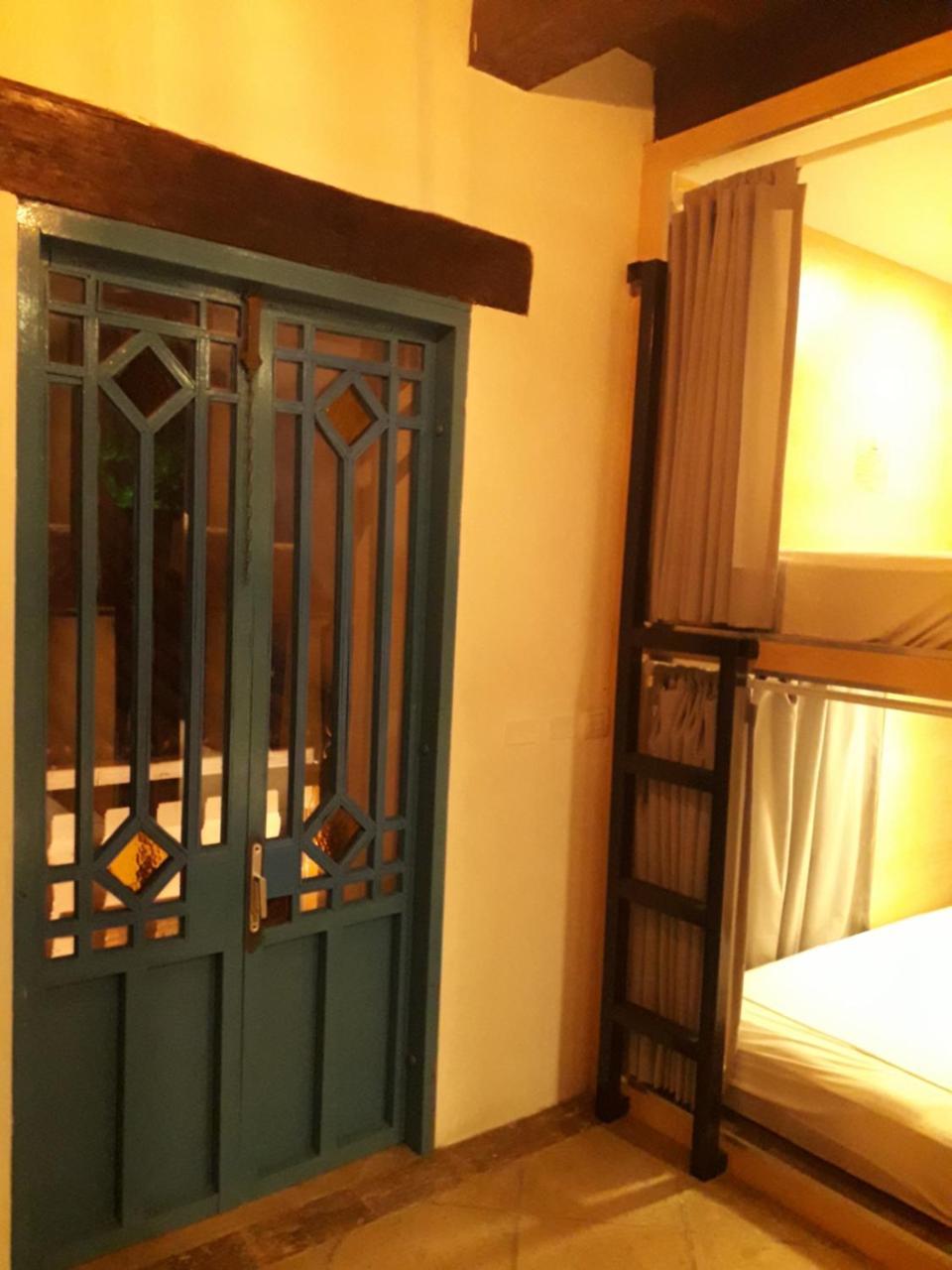 The Icon Capsule Hostal Cartagena